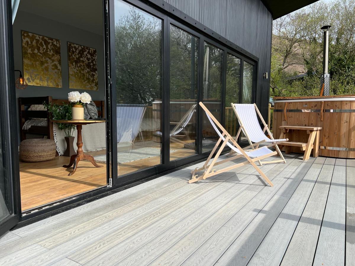 Llanbrynmair Luxury Lodge In The Treetops מראה חיצוני תמונה